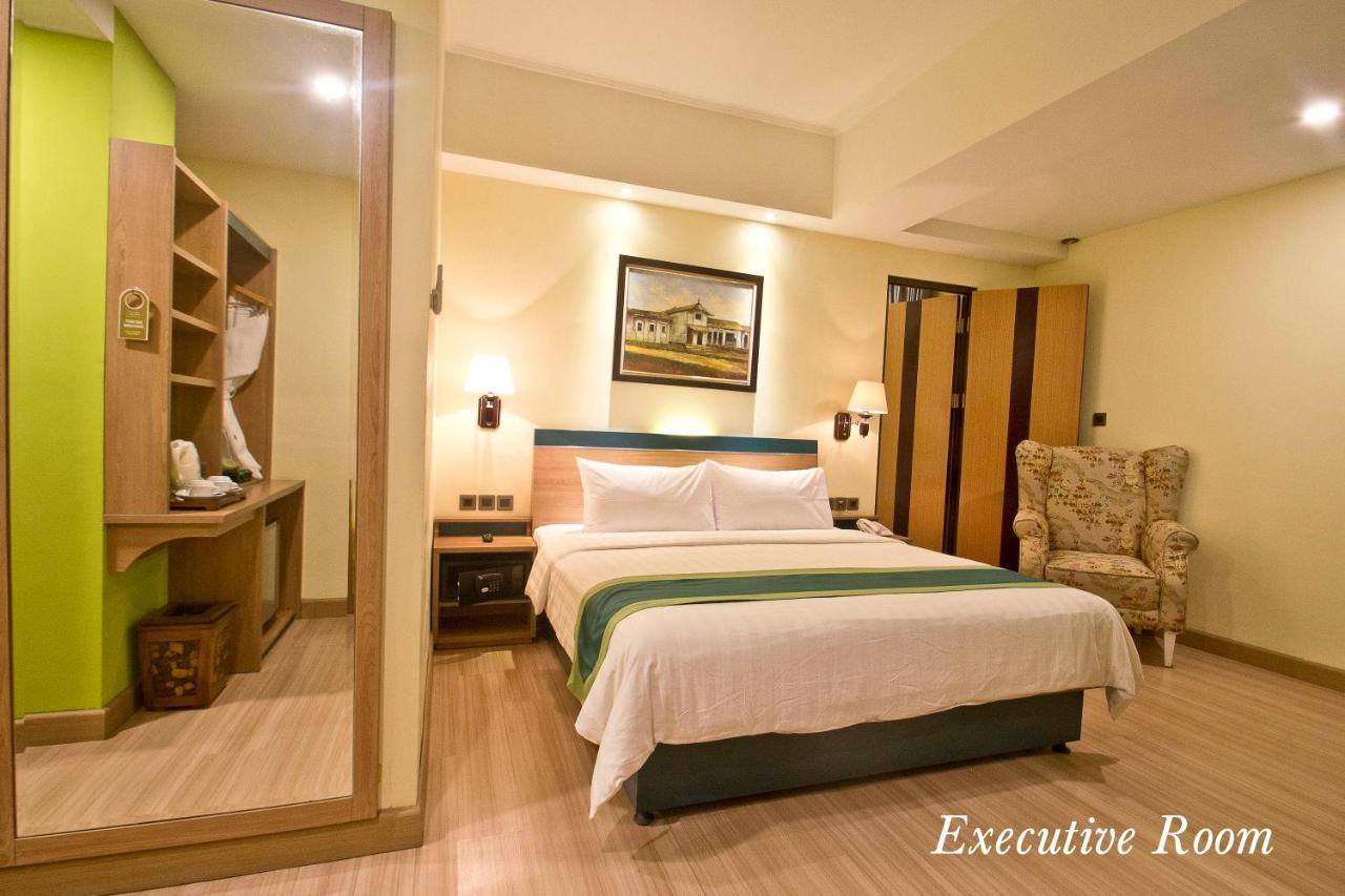 Green Batara Hotel Bandung Exterior photo