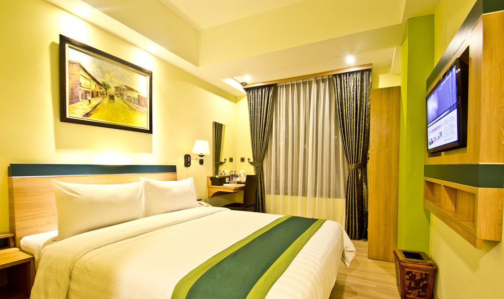 Green Batara Hotel Bandung Exterior photo