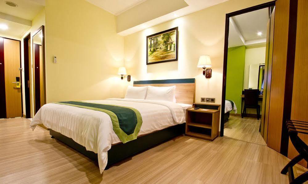 Green Batara Hotel Bandung Exterior photo